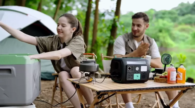 Fonte de alimentação exterior para campismo